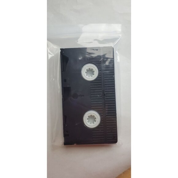 Grizzly & The Treasures VHS Tape 1993 - GoodTimes Home Video - Picture 2 of 2